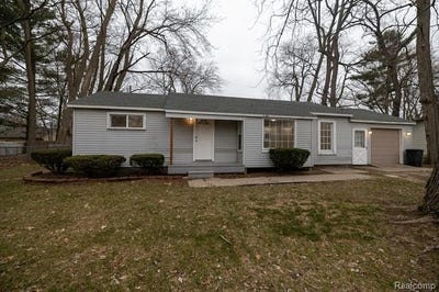 /international/us/9172-millward-avenue-white-lake-twp-mi-110107339173/