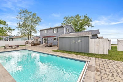 /international/us/1407-shore-drive-new-buffalo-mi-110102995259/