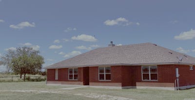 /international/us/2259-county-road-325-sabinal-tx-110120690693/