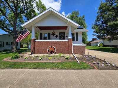 /international/us/1175-w-grove-st-galesburg-il-110108282881/