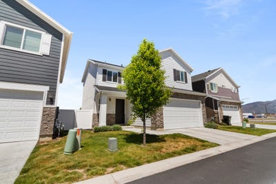 /international/us/3233-s-burkhill-ln-syracuse-ut-110107926582/