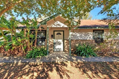 /international/us/200-hall-dr-elgin-tx-110109082988/