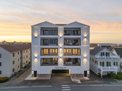 /international/us/465-ocean-boulevard-hampton-nh-110108615458/