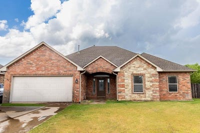 /international/us/1414-limestone-way-elgin-ok-110106990445/