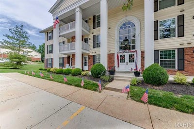 /international/us/15631-hedgeford-court-st-louis-mn-110108357290/