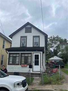 /international/us/924-locust-avenue-monessen-pa-110107927622/