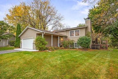 /international/us/1425-meadow-court-chaska-mn-110120583793/