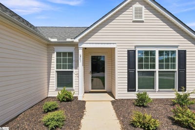 /international/us/3-buzzell-court-simpsonville-sc-110119688222/