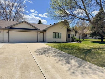 /international/us/2206-arrowwood-court-fergus-falls-mn-110108014339/