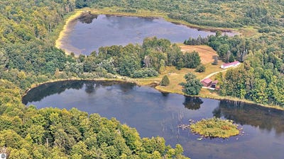 /international/us/18011-13-mile-road-leroy-mi-110101433587/?lang=en