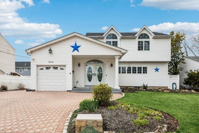 /international/us/204-broadway-massapequa-park-ny-110098667832/