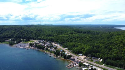 /international/us/off-st-martin-hill-munising-mi-110108352599/