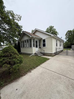 /international/us/68-w-maxlow-avenue-hazel-park-mi-110108857430/
