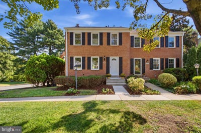 /international/us/9424-goshen-lane-burke-va-110110294339/