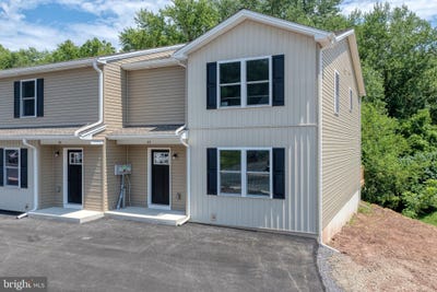 /international/us/44-petersburg-lane-duncannon-pa-110100302006/