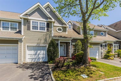 /international/us/15-scarborough-drive-smithtown-ny-110108015730/