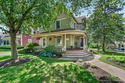 /international/us/354-s-madison-street-woodstock-il-110108765790/