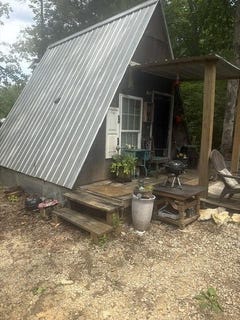 /international/us/970-lakeshore-drive-burnside-ky-110108471941/