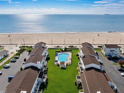 /international/us/20-cantamar-court-hampton-va-110110276323/