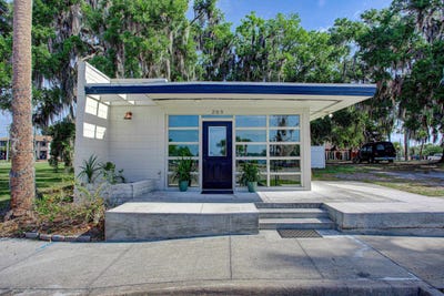 /international/us/203-laurel-st-palatka-fl-110107716594/