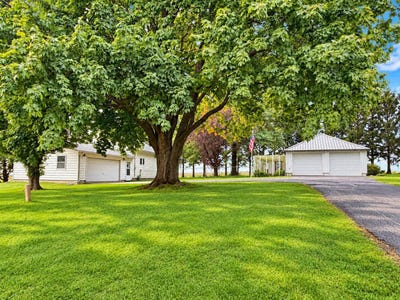 /international/us/2622-south-bolton-road-freeport-il-110120537991/