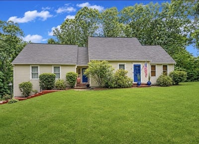/international/us/31-woodside-circle-sturbridge-ma-110109011553/