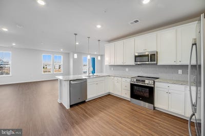 /international/us/4003-seaside-alder-road-bowie-md-110099406886/