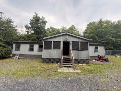 /international/us/61-w-peenpack-trail-sparrowbush-ny-110109584241/