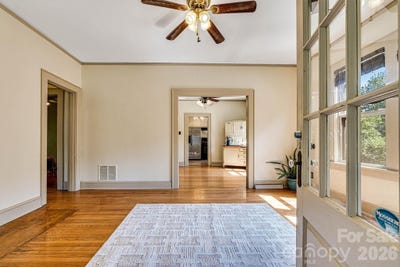 /international/us/220-w-8th-street-newton-nc-110107879184/