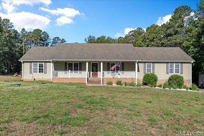 /international/us/3985-nellie-jones-rd-la-crosse-va-110107755299/