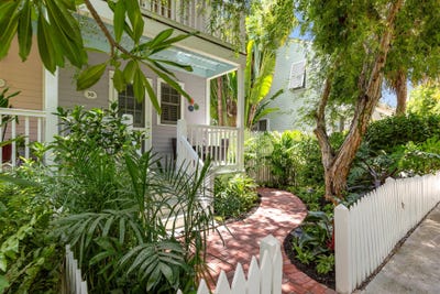 /international/us/30-kingfisher-lane-key-west-fl-110119539758/