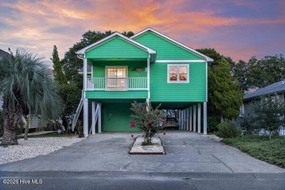 /international/us/930-tidewater-lane-carolina-beach-nc-110110318248/