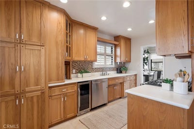 /international/us/1715-245th-street-lomita-ca-110106974556/