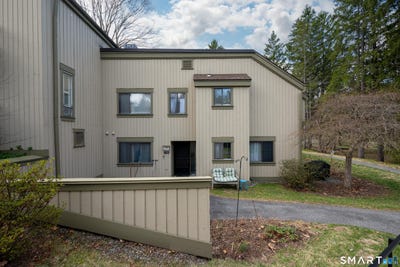 /international/us/496-heritage-village-southbury-ct-110104196975/