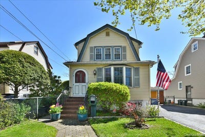 /international/us/83-cambridge-street-valley-stream-ny-110107701230/