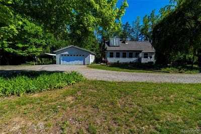 /international/us/9051-vienna-road-forest-twp-mi-110108398423/