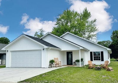 /international/us/528-w-3rd-st-flora-il-110099644586/