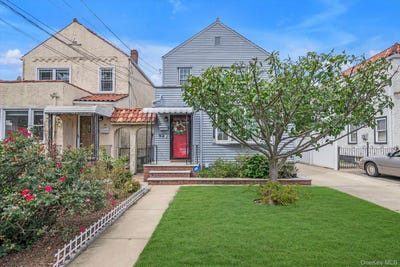 /international/us/93-1st-street-new-hyde-park-ny-110110334040/
