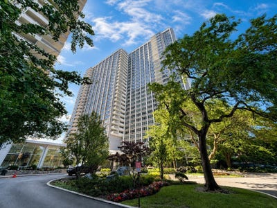 /international/us/4250-n-marine-drive-chicago-il-110109215754/