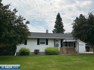 /international/us/2612-e-18th-ave-hibbing-mn-110101346052/?lang=en