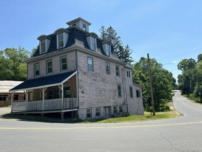 /international/us/3-center-hill-road-weld-me-110108476183/