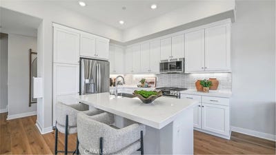/international/us/1275-snowberry-place-montebello-ca-110103433399/