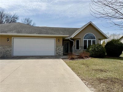 /international/us/2733-campus-lane-albert-lea-mn-110107263859/