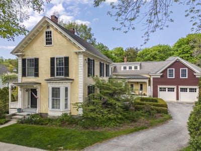 /international/us/109-main-street-yarmouth-me-110108172822/