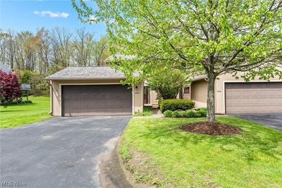 /international/us/17620-eastbrook-trail-chagrin-falls-oh-110107688682/