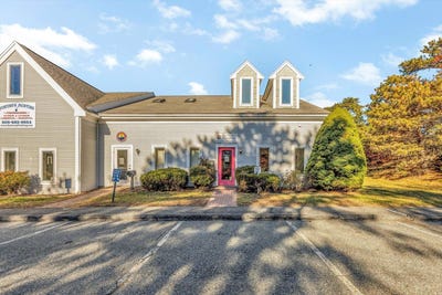 /international/us/270-communication-way-hyannis-ma-110104501476/