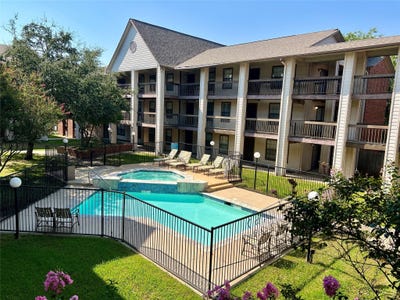/international/us/218-n-texas-boulevard-denton-tx-110101594365/