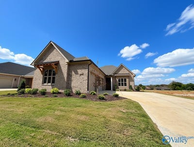 /international/us/3113-sublett-farm-trail-owens-cross-roads-al-110120487569/