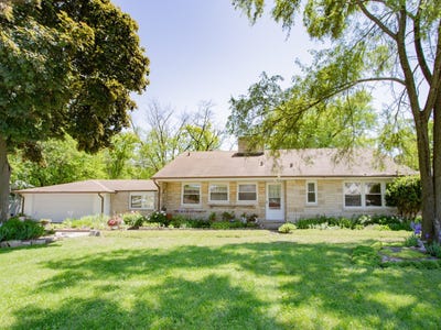 /international/us/2521-seminary-avenue-des-plaines-il-110108385957/