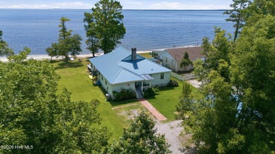 /international/us/279-wiggins-point-road-oriental-nc-110109038389/